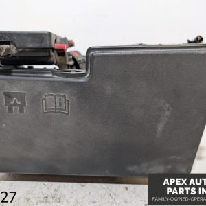 OEM 2013-2016 Ford C-Max 2.0L Engine Fuse Box Junction Block Panel