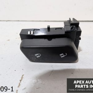 OEM 2013-2017 Chevrolet Traverse 3.6L Left Front Driver Power Door Lock Switch
