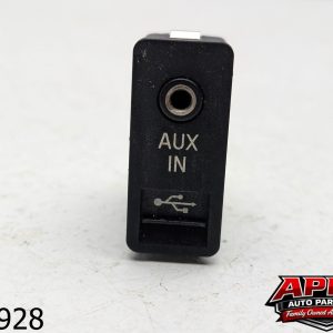 OEM 2011 BMW 528i 3.0L AUX IN Auxiliary USB Input Socket Port Unit