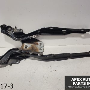 OEM 2009-2011 Dodge Ram 1500 5.7L FRONT RIGHT SIDE FENDER SUPPORT BRACKET MOUNT