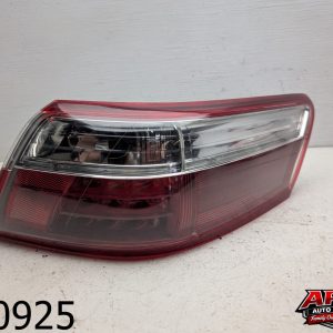 OEM 2009 Toyota Camry 2.4L Quarter Panel Mounted RHTail Light