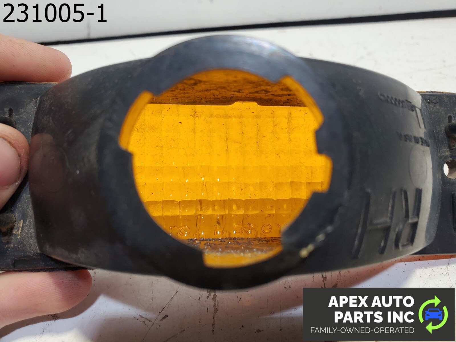 1985 PONTAC FIERO V6 AUTOMATIC RIGHT FRONT SIDE MARKER OEM - Image 8