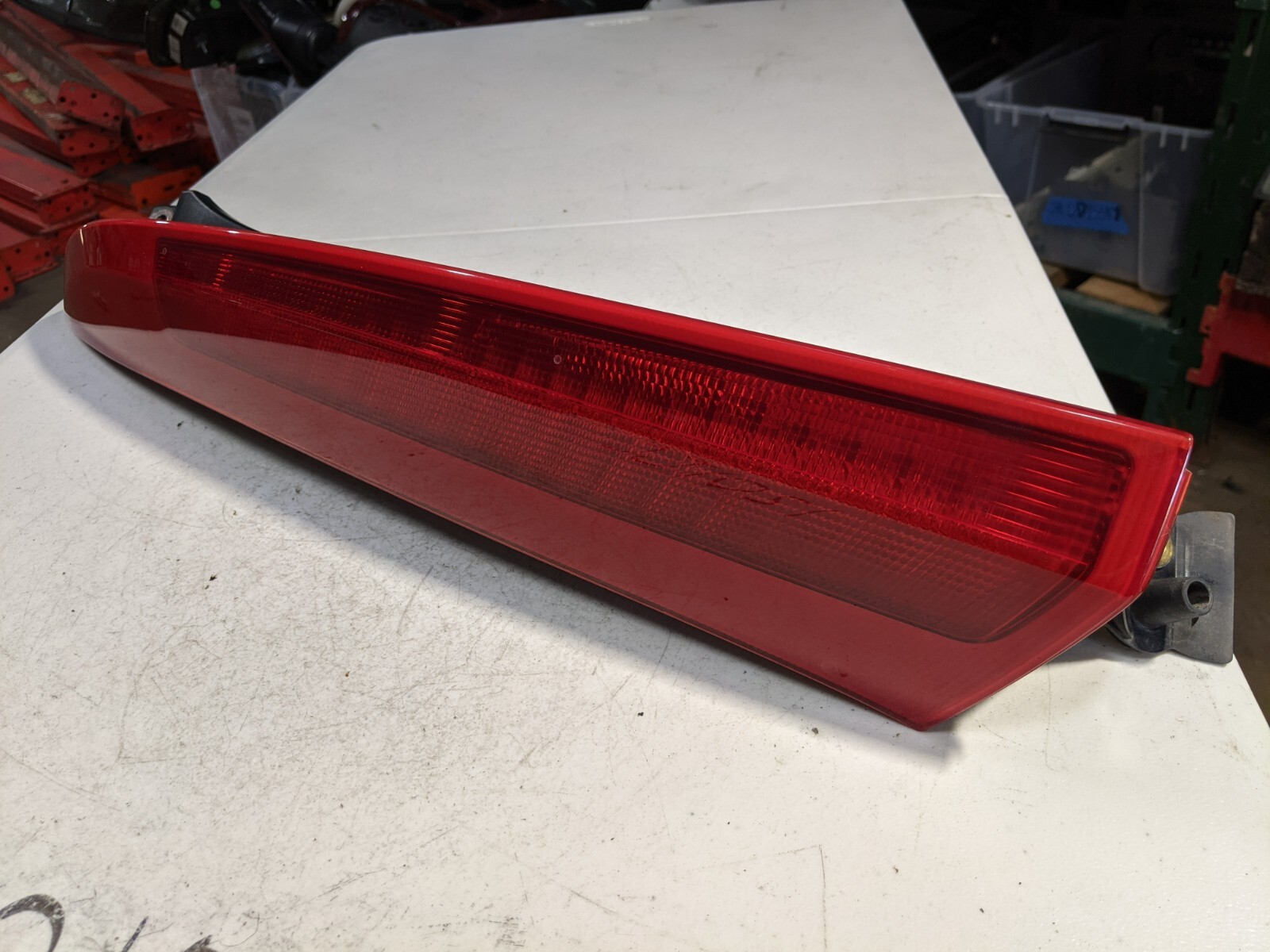 2003 2004 2005 2006 VOLVO XC90 LEFT REAR DRIVER SIDE UPPER TAILLIGHT REFLECTOR - Image 3