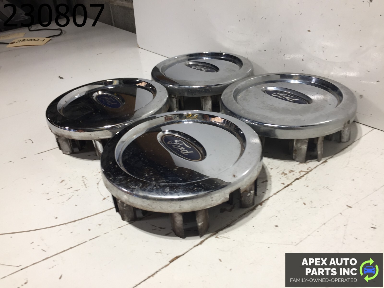 2003-2006 FORD EXPEDITION OEM 17" WHEEL CHROME CENTER CAP SET 4L141A096DB - Image 4