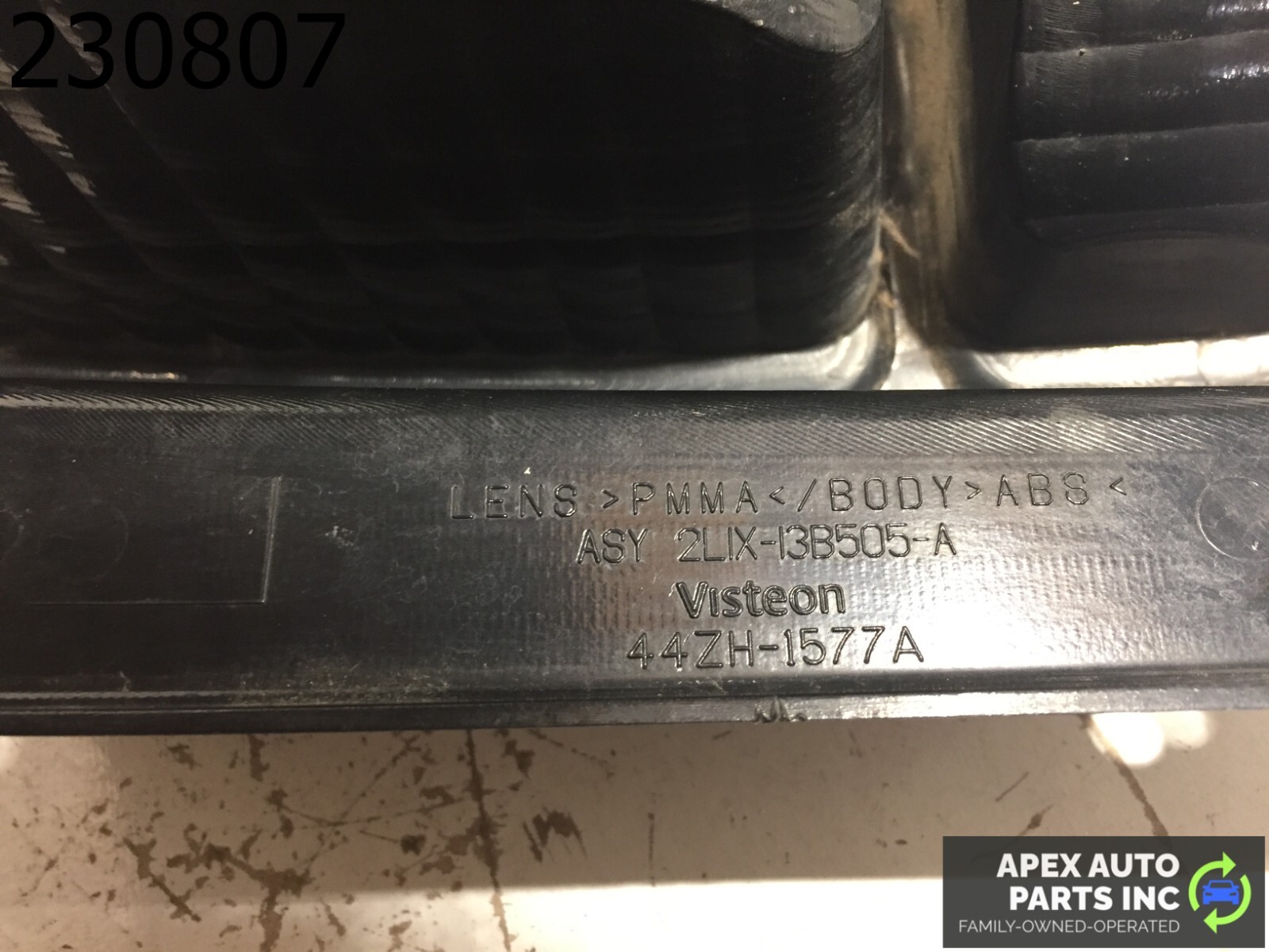 2003-2006 Ford Expedition Driver Left Side Tail Light Taillight Oem - Image 7