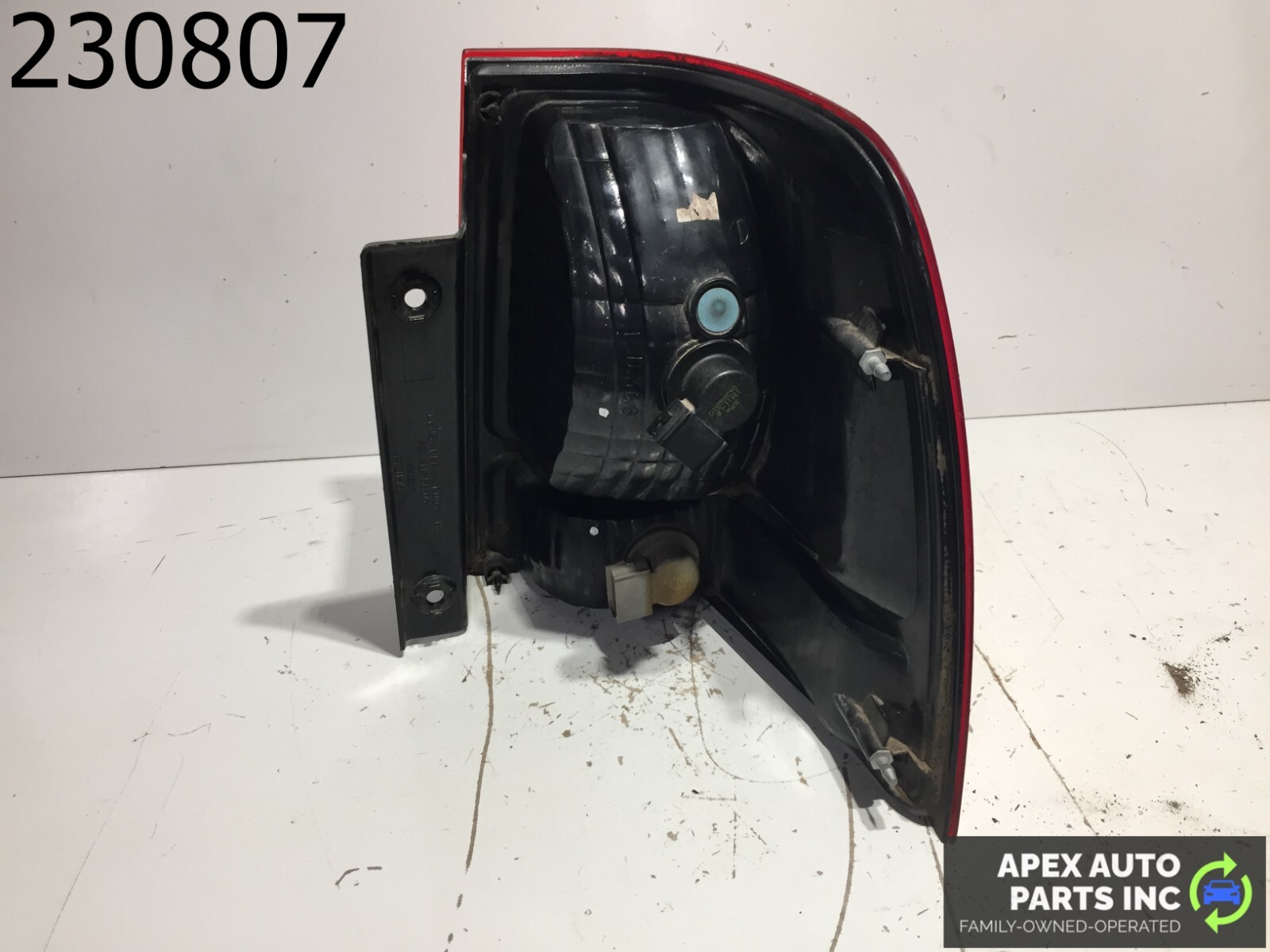 2003-2006 Ford Expedition Driver Left Side Tail Light Taillight Oem - Image 9