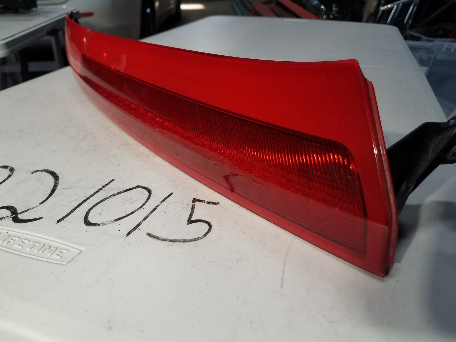 2003-2006 VOLVO XC90 REAR UPPER RIGHT PASSENGER SIDE TAIL LIGHT 30678221 OEM - Image 4