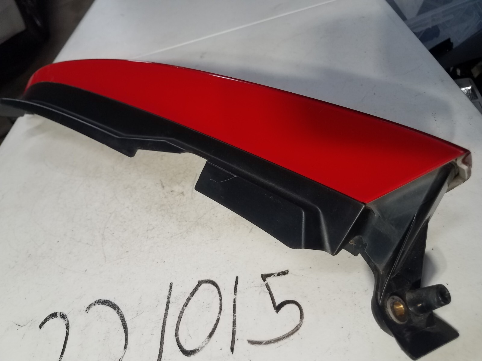 2003-2006 VOLVO XC90 REAR UPPER RIGHT PASSENGER SIDE TAIL LIGHT 30678221 OEM - Image 5