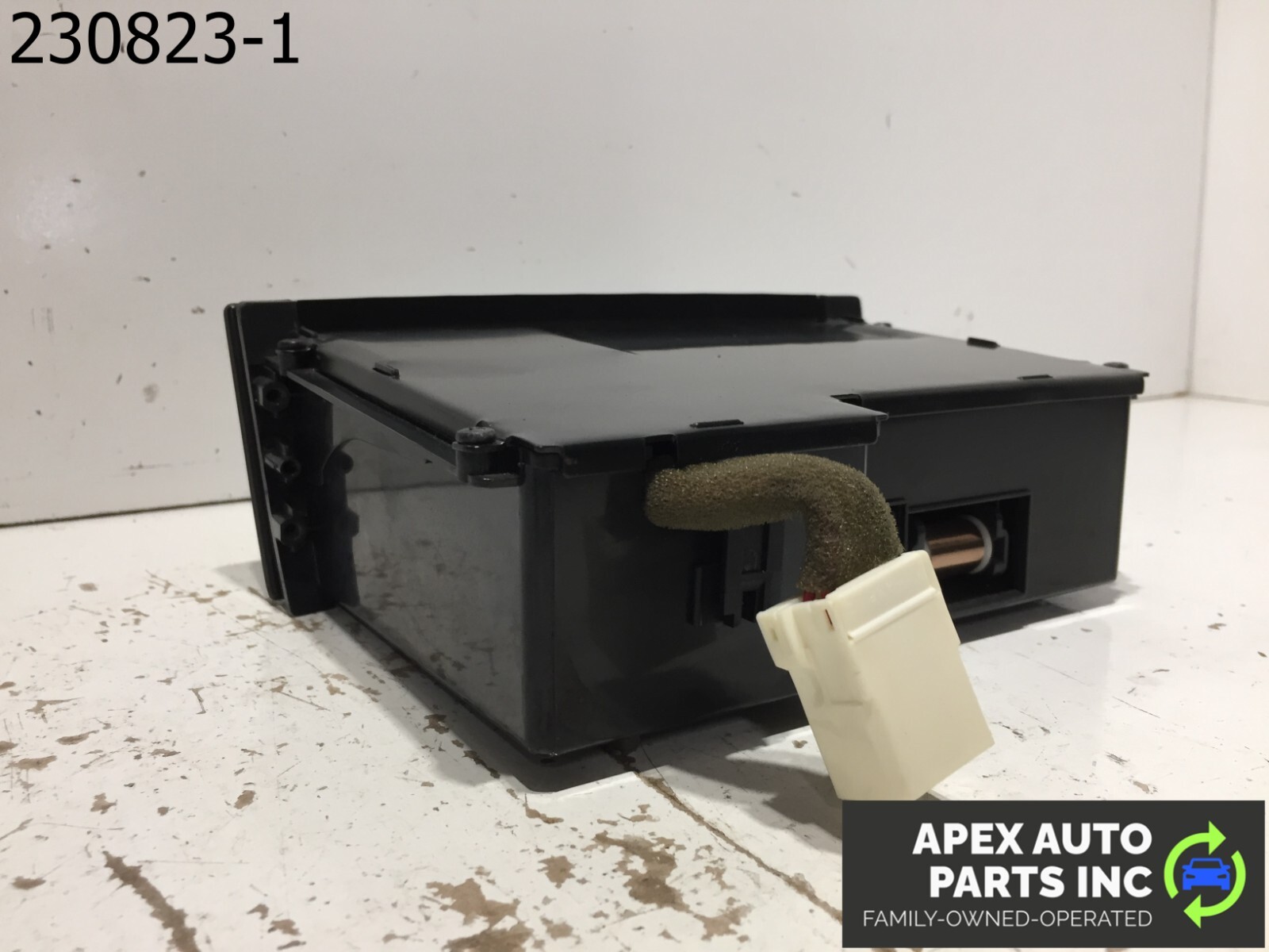 2003-2009 KIA SORENTO FRONT DASH CENTER ASH TRAY COMPARTMENT OEM 211096 - Image 6