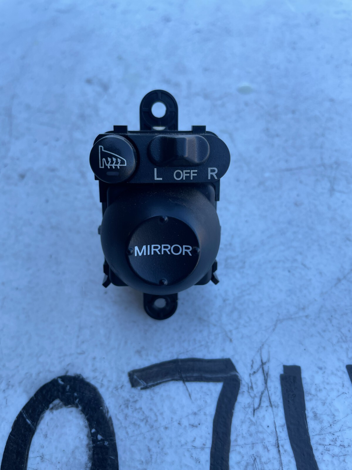 2004 2005 2006 Acura TL Side Wing Mirror Power Adjust & Heat Toggle Button OEM - Image 3