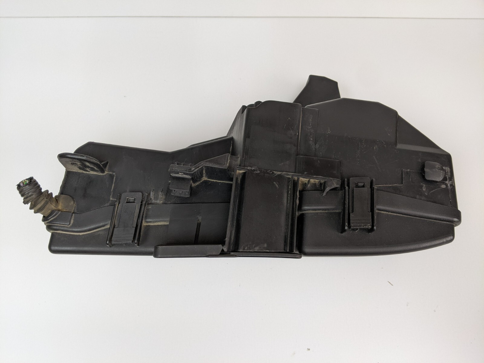 2004-2005 VOLVO XC90 FRONT UNDER HOOD ENGINE MOTOR BAY FUSE RELAY BOX BLOCK OEM - Image 4