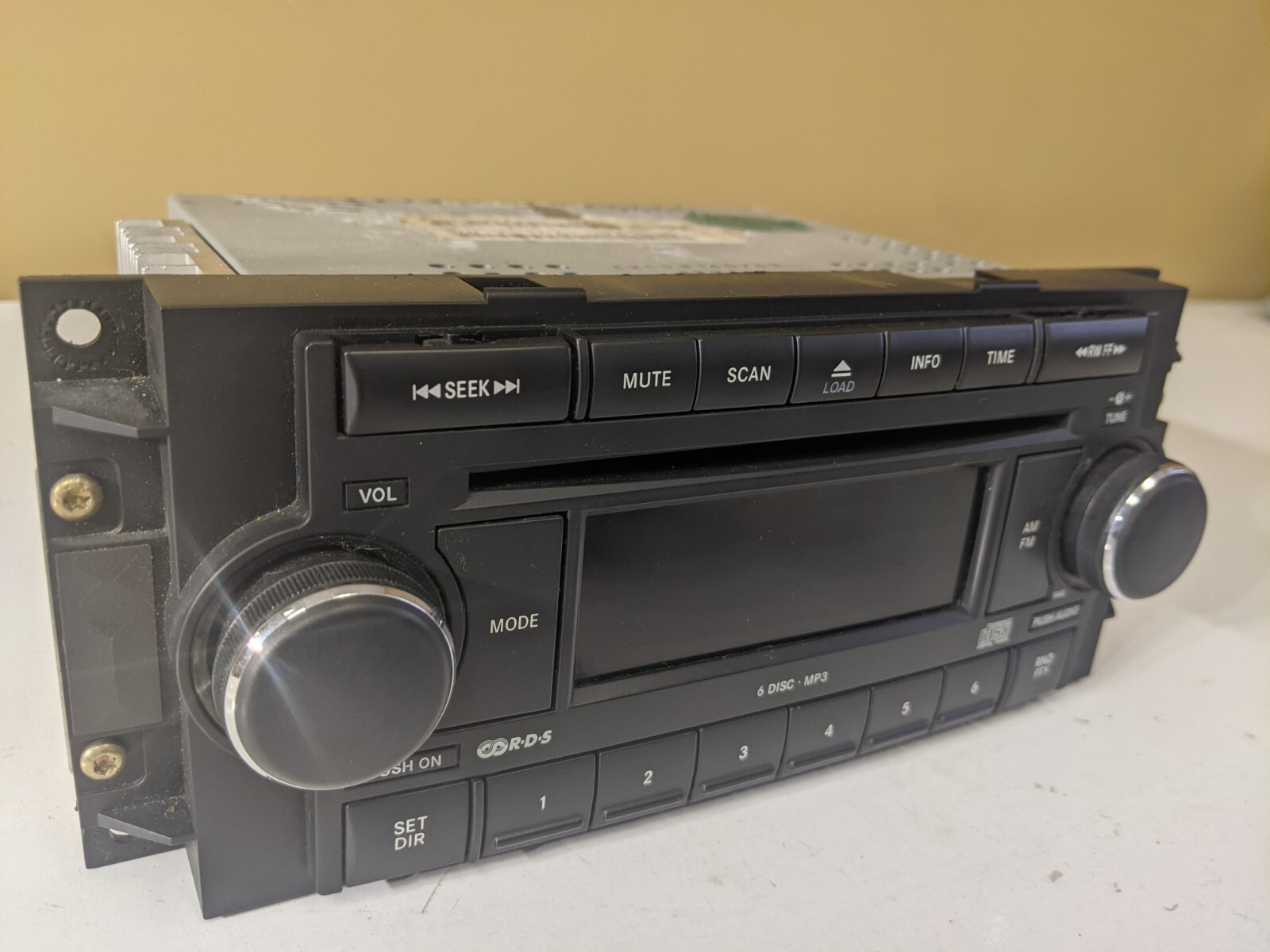 2006 2007 Jeep Grand Cherokee Navigation Receiver 6 Disc Player P05091176aa OEM - Image 4