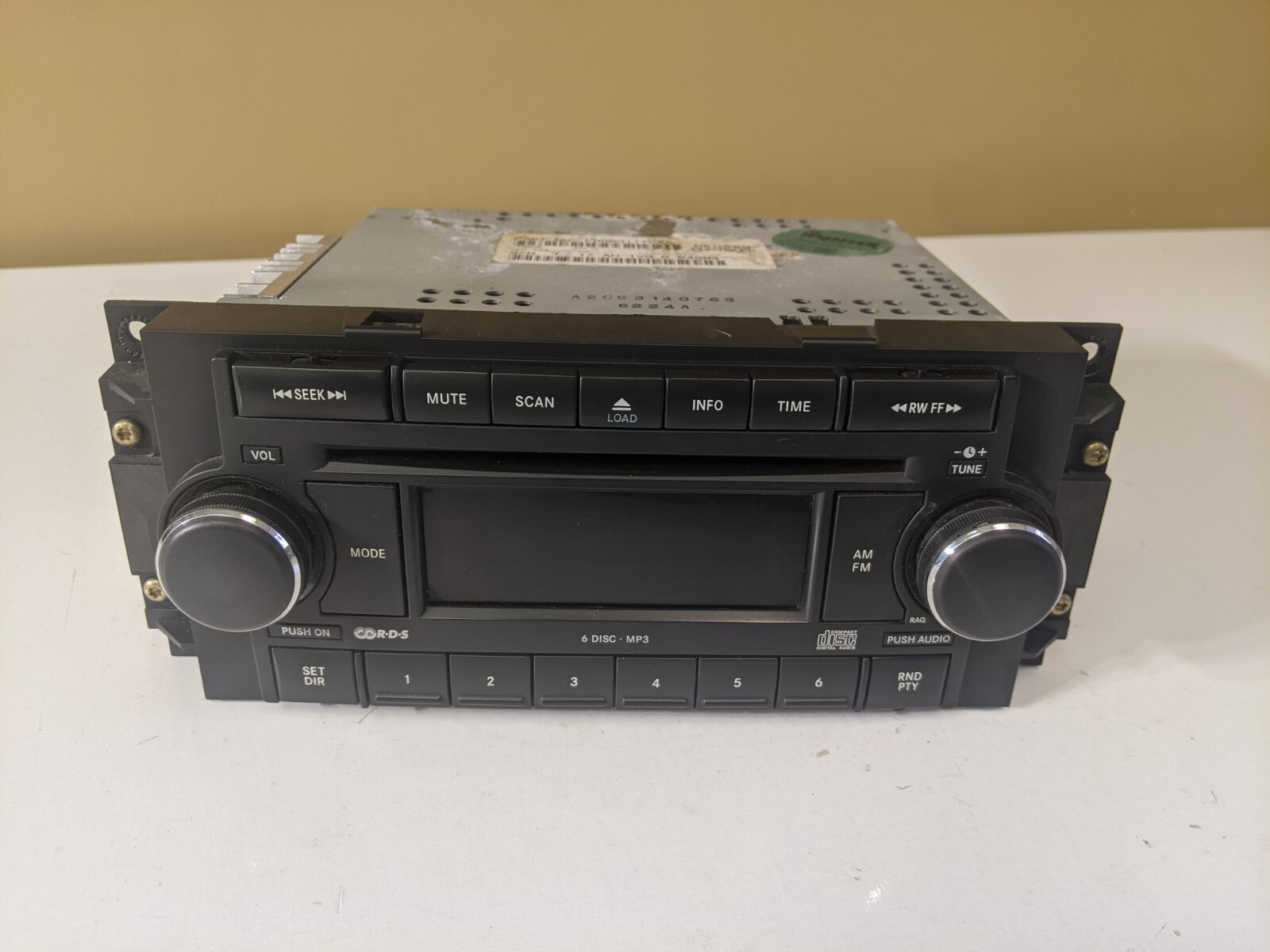 2006 2007 Jeep Grand Cherokee Navigation Receiver 6 Disc Player P05091176aa OEM