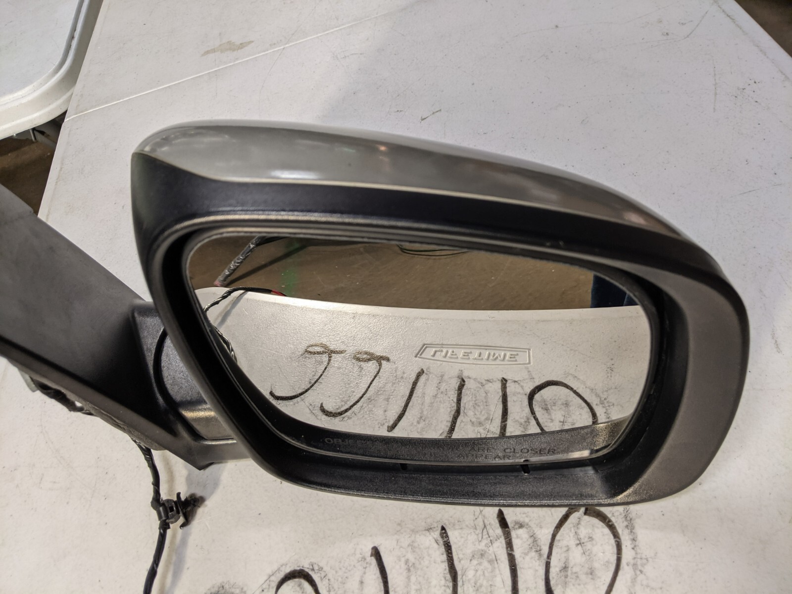 2009 2010 2011 2012 VOLKSWAGEN ROUTAN RH RIGHT PASSENGER SIDE Door Mirror OEM - Image 3