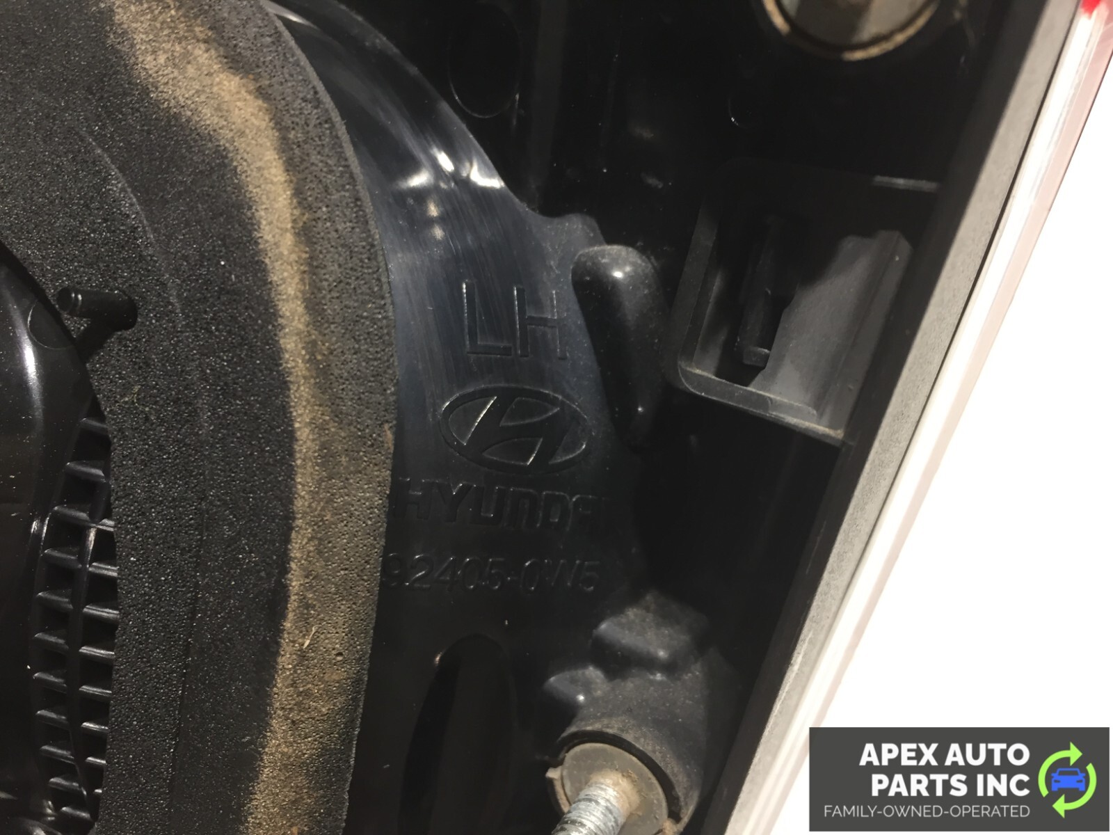 2010-2012 Hyundai Santa Fe Left Inner Tail Light Genuine OEM 92405-0W5 - Image 8