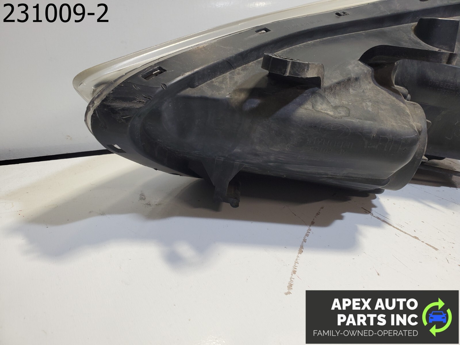 2014-2016 HYUNDAI ELANTRA RIGHT PASSENGER HEADLIGHT 92102-3X OEM - Image 7