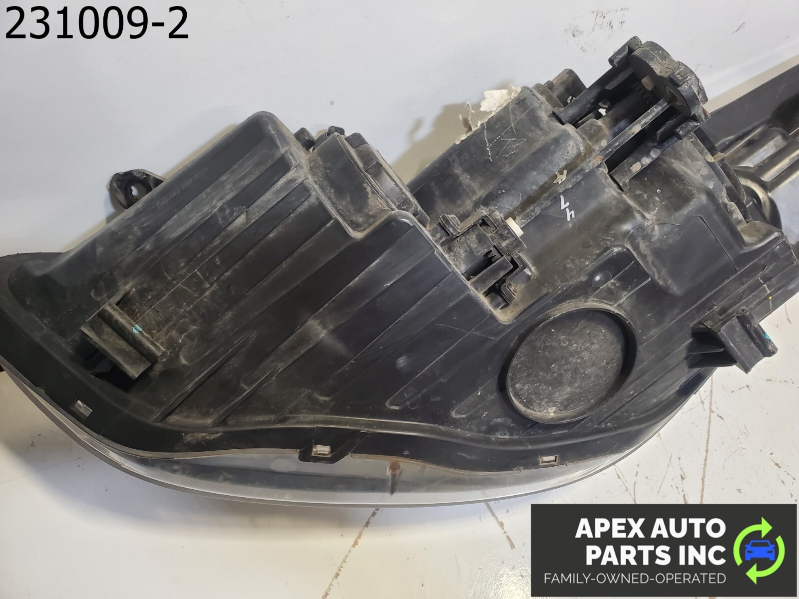 2014-2016 HYUNDAI ELANTRA RIGHT PASSENGER HEADLIGHT 92102-3X OEM - Image 9