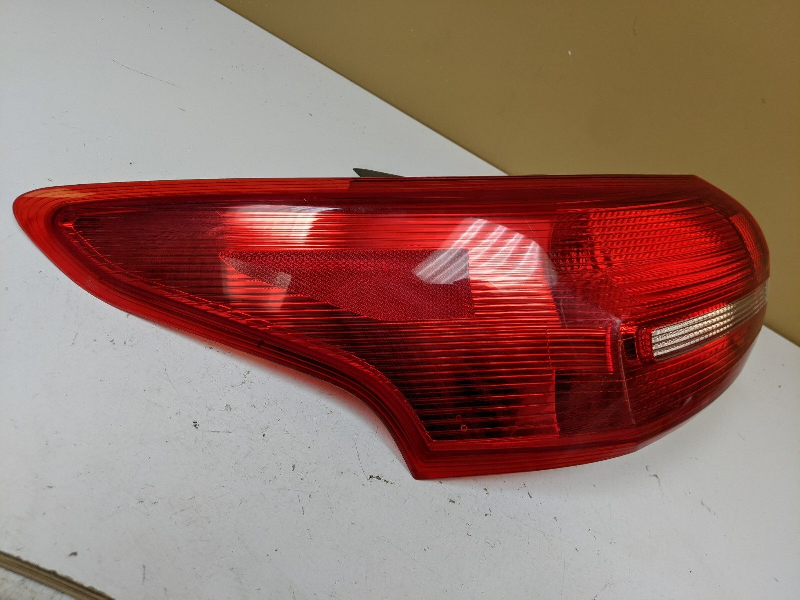 2015 16 17 18 Ford Focus Sedan Driver Left Tail Light Assembly Factory OEM - Image 4