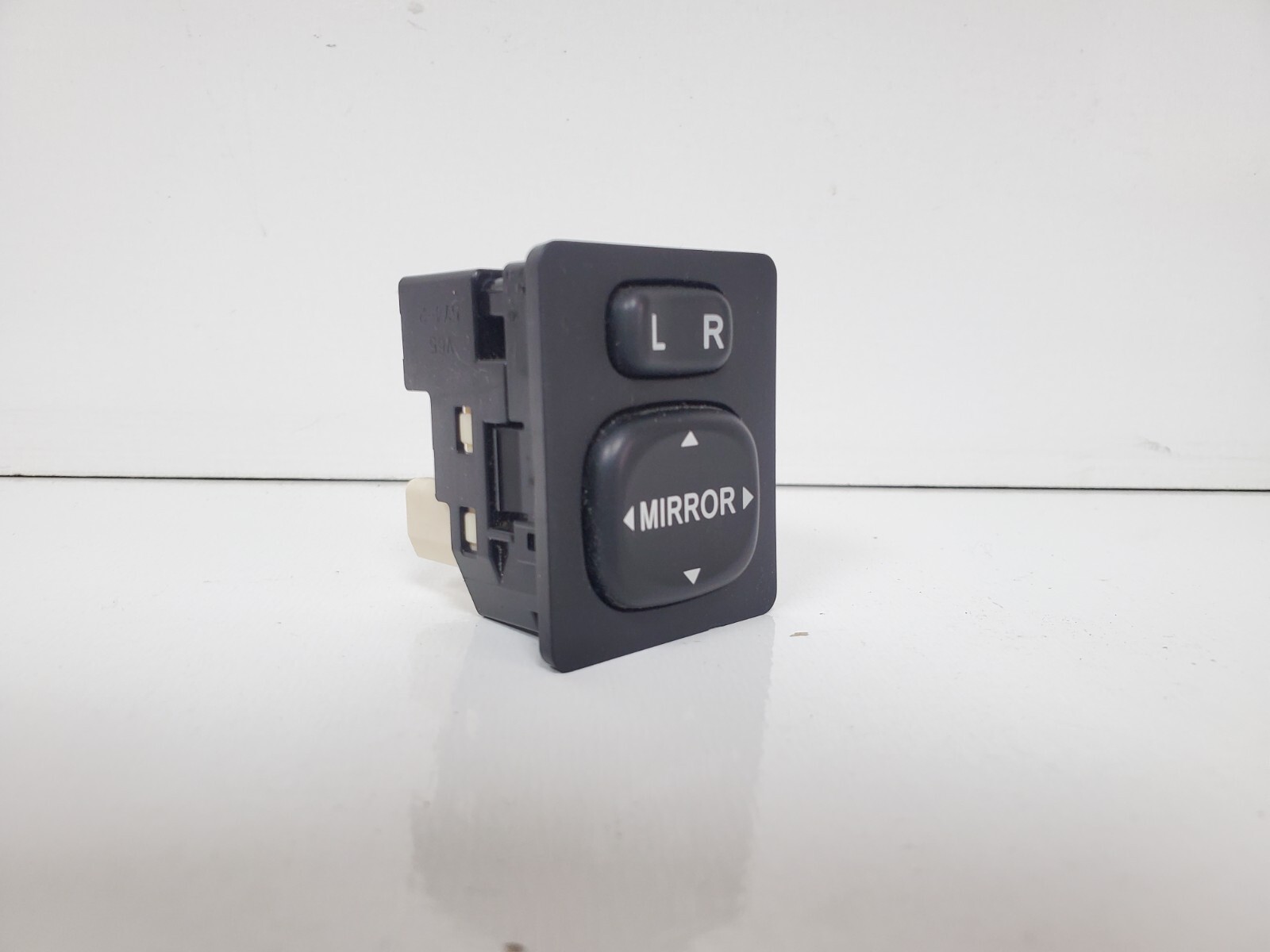 OEM 04-06 SCION XB SIDE DOOR POWER MIRROR SWITCH CONTROL BUTTON BLACK - Image 3