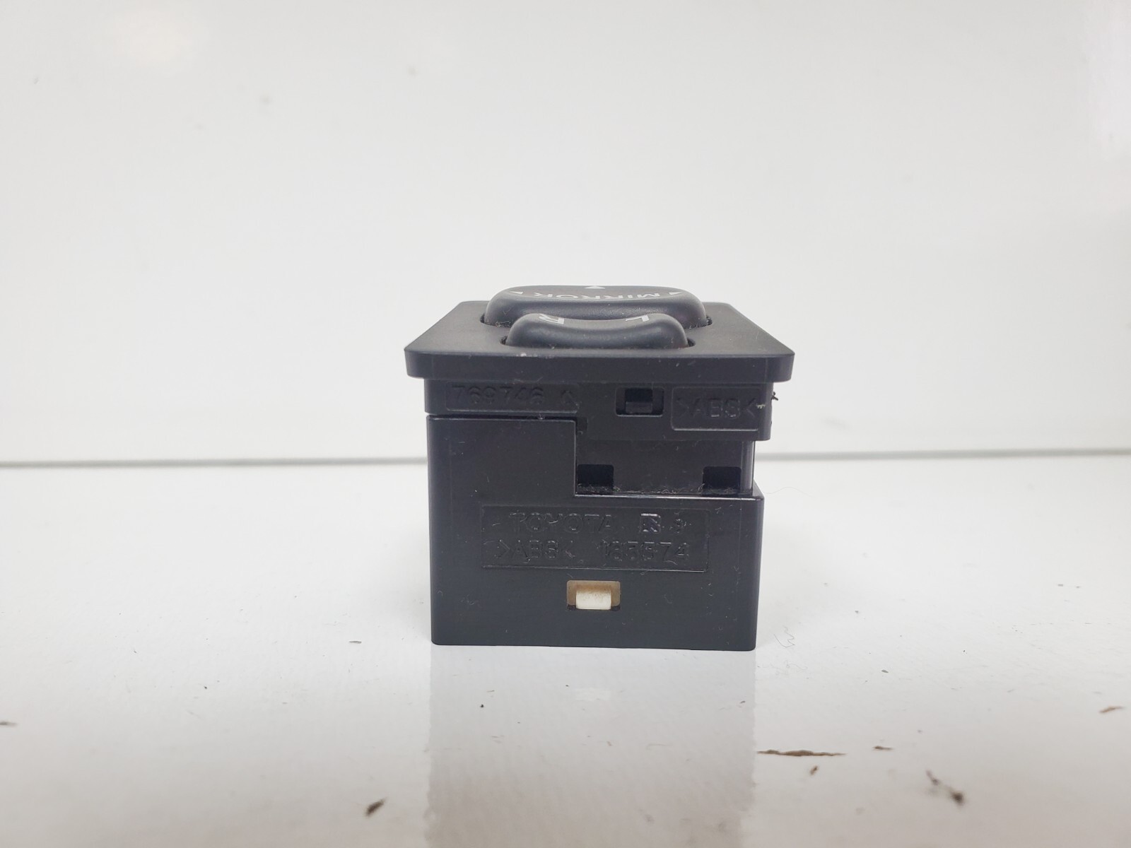 OEM 04-06 SCION XB SIDE DOOR POWER MIRROR SWITCH CONTROL BUTTON BLACK - Image 6