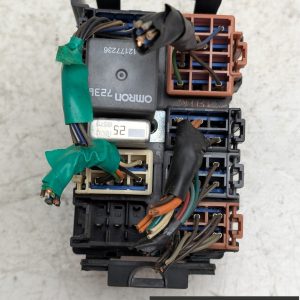 OEM 2002 Chevrolet Suburban 5.3L RH Side Interior Fuse Block Box