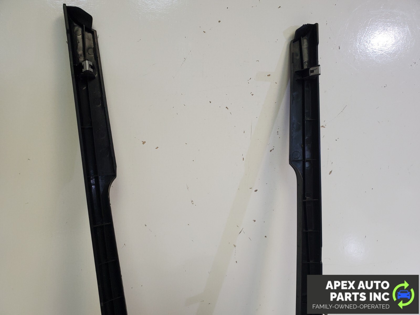 OEM 2003-2006 Kia Sorento Front Center Console Cup Holder Insert Bezel Trim - Image 8