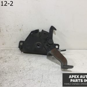 OEM 2003 Hyundai XG350 HOOD LATCH, 81130-39001