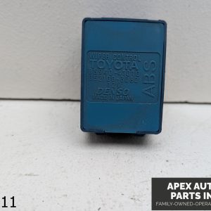 OEM 2004-2005 Toyota Prius 1.5L Rear Windshield Wiper Control Module