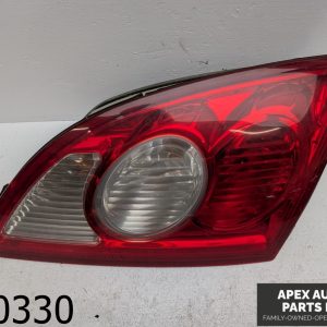 OEM 2004 Chrysler Crossfire 3.2L TAIL LIGHT TAIL LAMP RIGHT