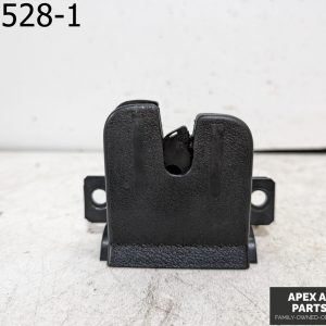 OEM 2005 Volkswagen Touareg 3.2L Trunk Lock Latch Actuator 8196401