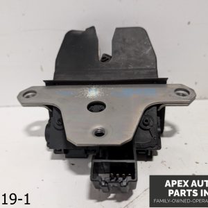 OEM 2006-2015 Land Rover LR2 3.2L Trunk Boot Latch Lid Lock Actuator