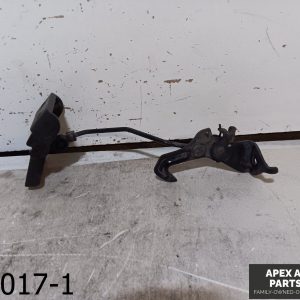 OEM 2007-2009 Hyundai Entourage 3.8L Hood Latch