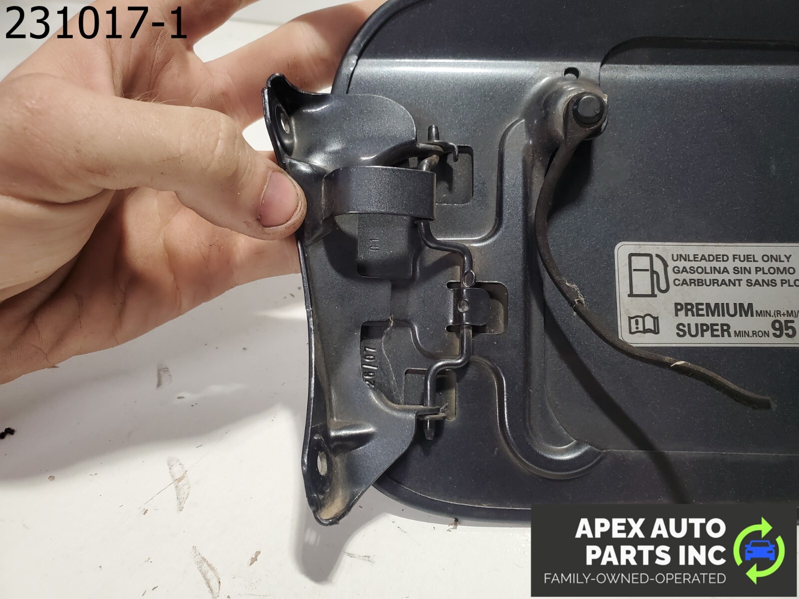 OEM 2008 Audi A4 FUEL GAS FILLER DOOR - Image 9