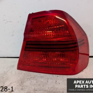 OEM 2008 BMW 328i 3.0L PASSENGER RIGHT TAILLIGHT BRAKE REVERSE LAMP