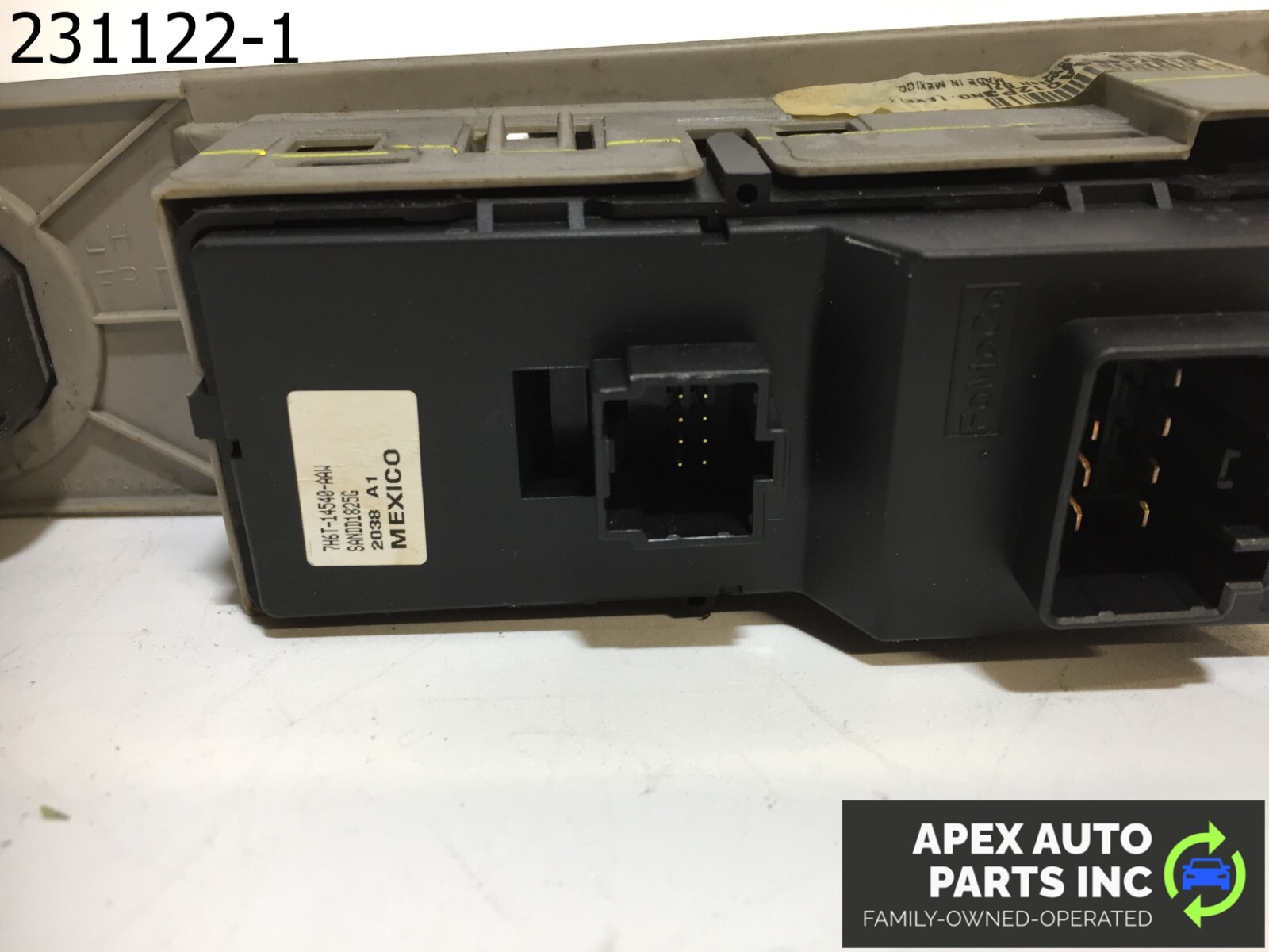 OEM 2009 Lincoln MKZ Navigator Driver Front Master Window Switch - Image 9