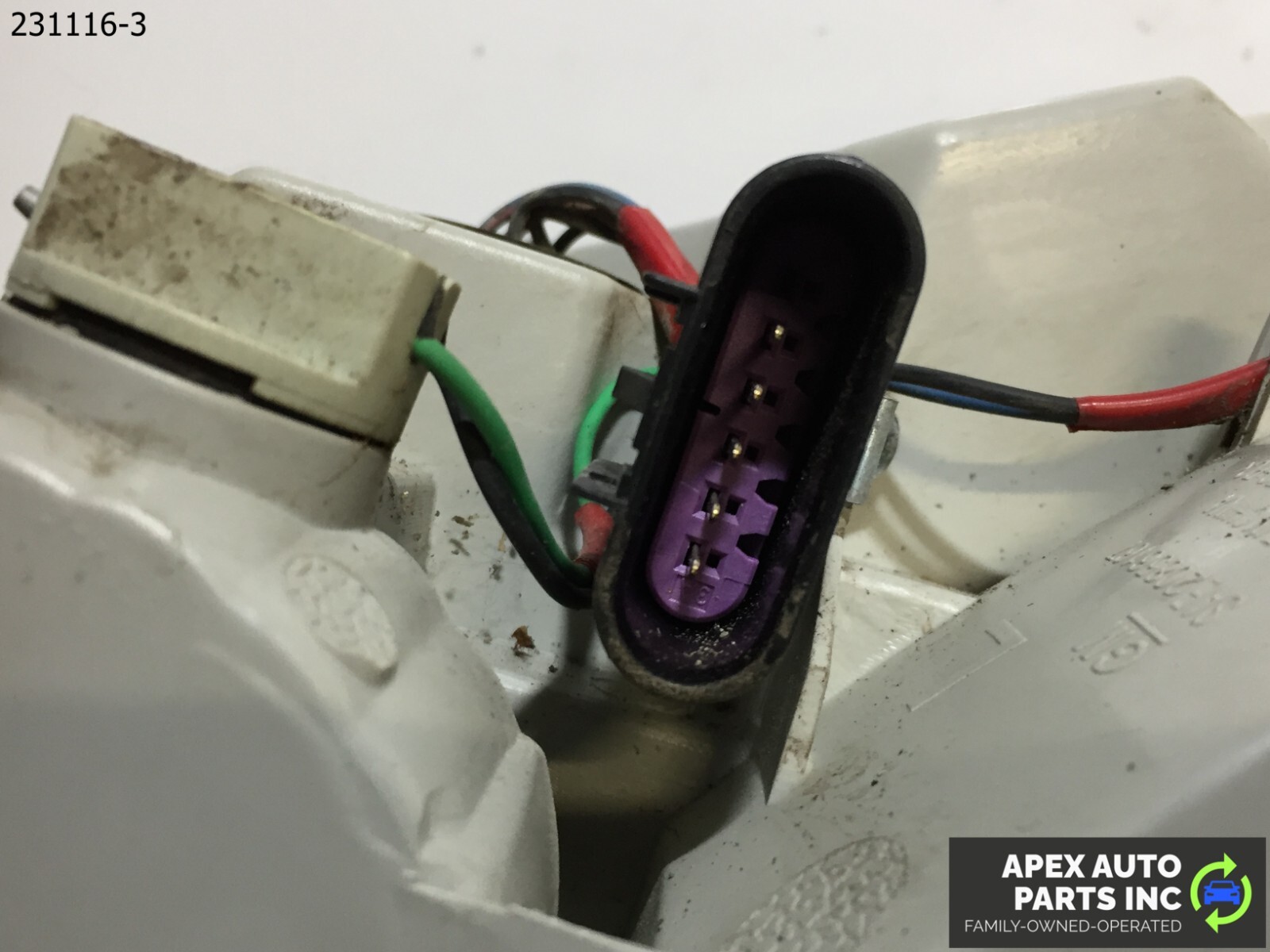 OEM 2010 Buick Lacrosse Outer Right Passenger LED Taillight Tail Light Assembly - Image 8