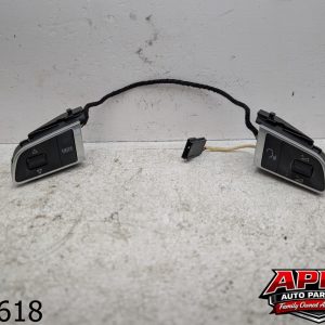 OEM 2011 Audi Q7 3.0L STEERING WHEEL CONTROL SWITCH / BUTTON