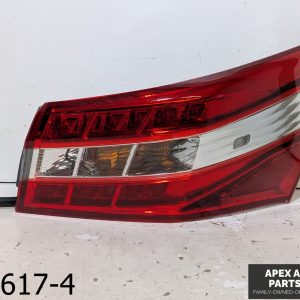 OEM 2013-2015 Toyota Avalon 3.5L Tail Light RIGHT RH Passenger LED Brake Lamp