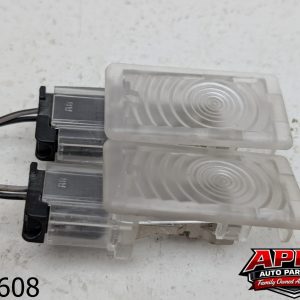 OEM 2013 GMC Acadia 3.6L CENTER CONSOLE STORAGE LIGHT LAMP