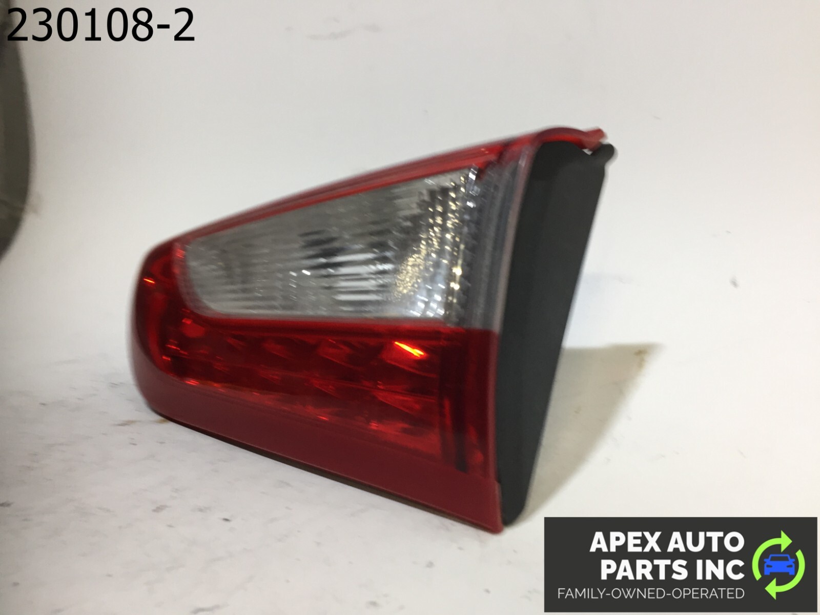 OEM 2014 Infiniti QX60 BACKUP REAR RIGHT RH INNER SIDE LAMP LIGHT TALLIGHT - Image 4