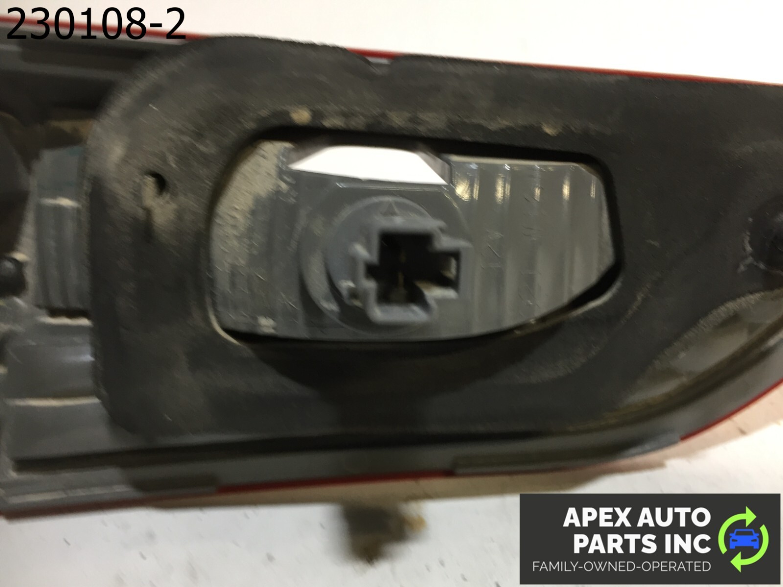 OEM 2014 Infiniti QX60 BACKUP REAR RIGHT RH INNER SIDE LAMP LIGHT TALLIGHT - Image 8