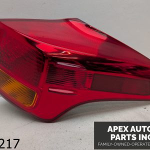 OEM 2015 Toyota RAV4 2.5L Passenger Right Side Tail Light Taillight