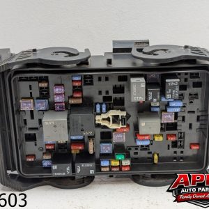 OEM 2017 Chevrolet Malibu 1.5L ENGINE FUSE BOX
