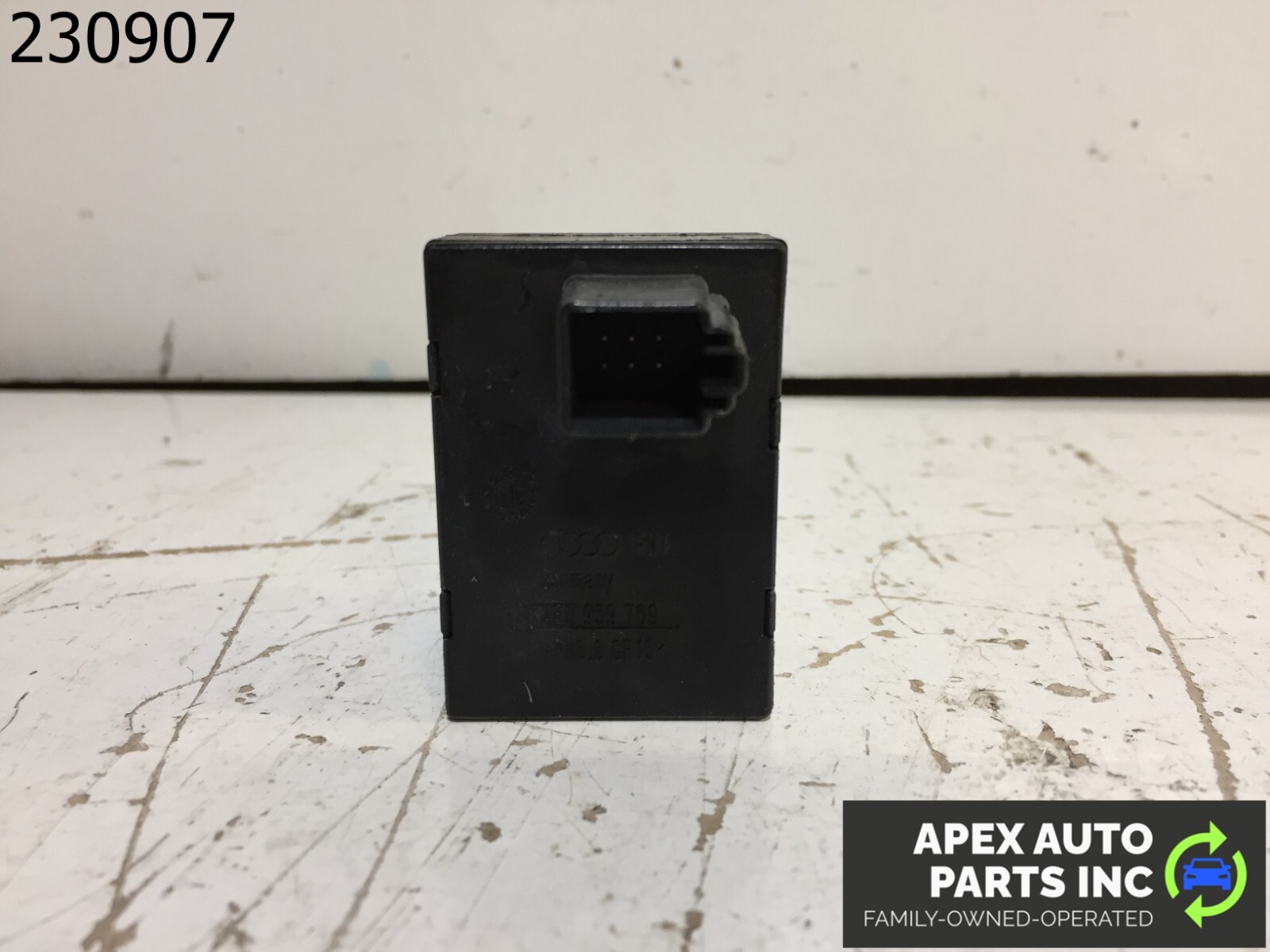 OEM Audi A8 2006 Front Seat Memory Switch Button Left Side 4E09597695PR OEM - Image 5