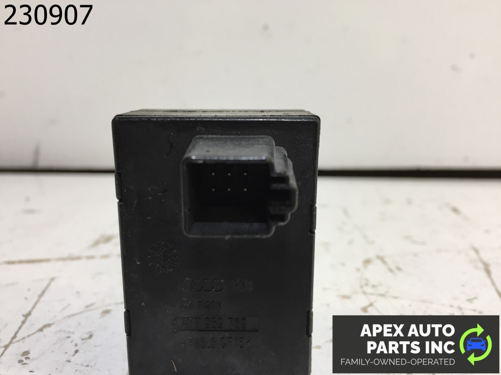 OEM Audi A8 2006 Front Seat Memory Switch Button Left Side 4E09597695PR OEM - Image 8