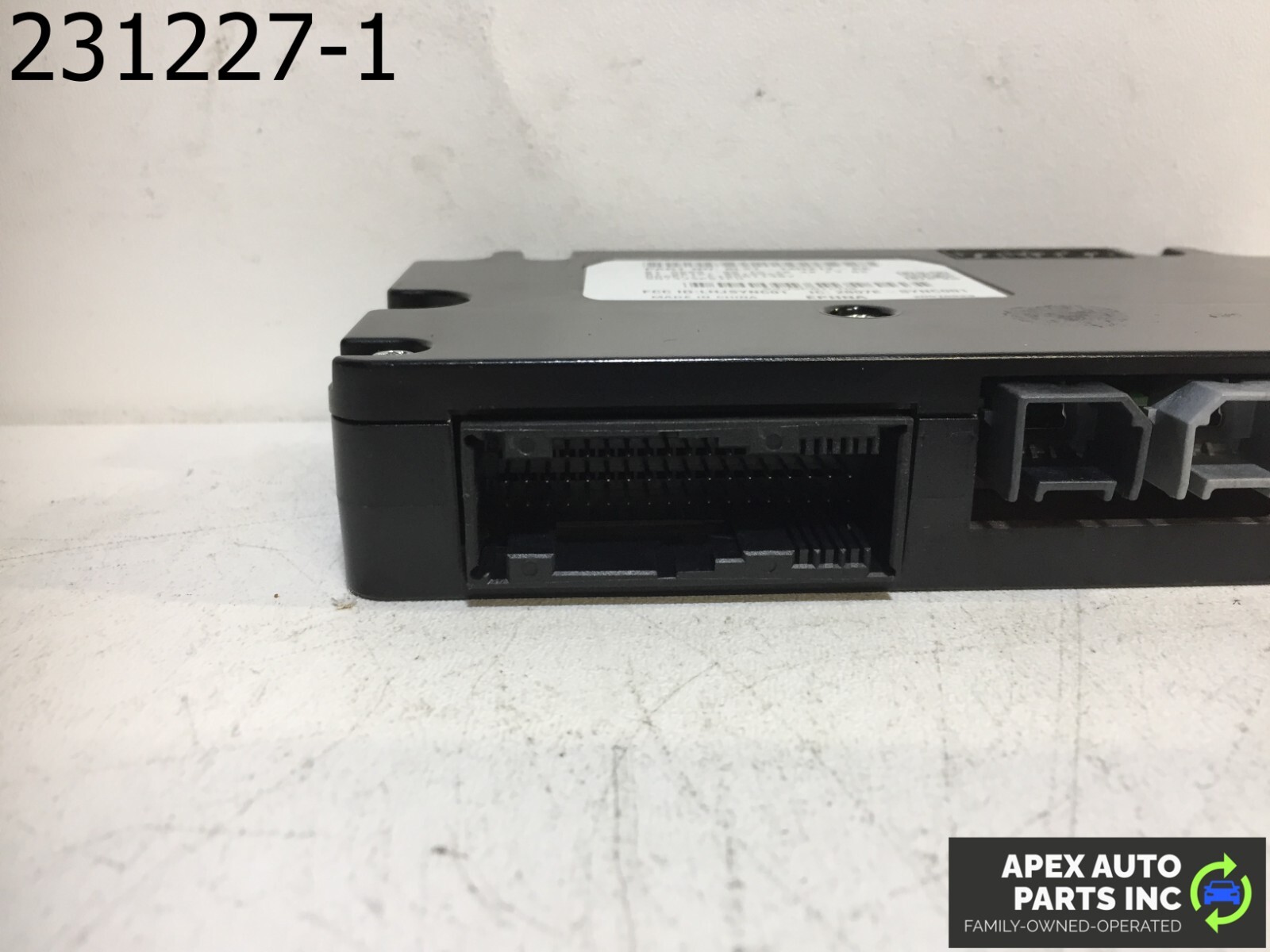 OEM Ford Taurus 2008 COMMUNICATION SYNC MODULE - Image 9