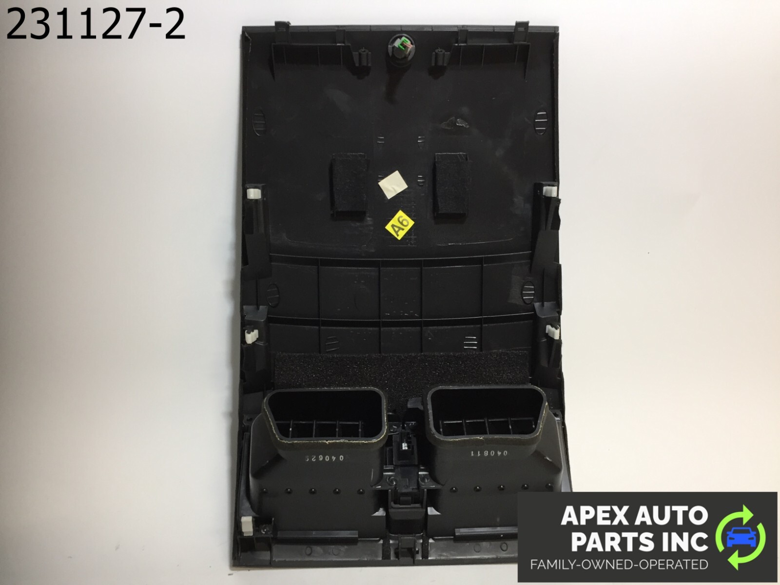 OEM Honda Accord 2005 CENTER DASH VENTS W/ HAZARD SWITCH BEZEL - Image 5