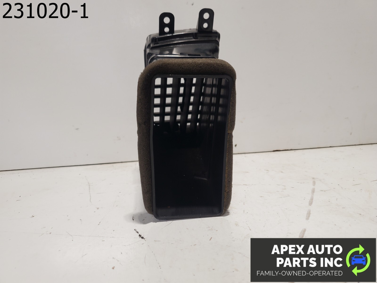 OEM Kia Sedona 08 CENTER RIGHT SIDE HVAC A/C AIR DASH VENT TRIM - Image 6