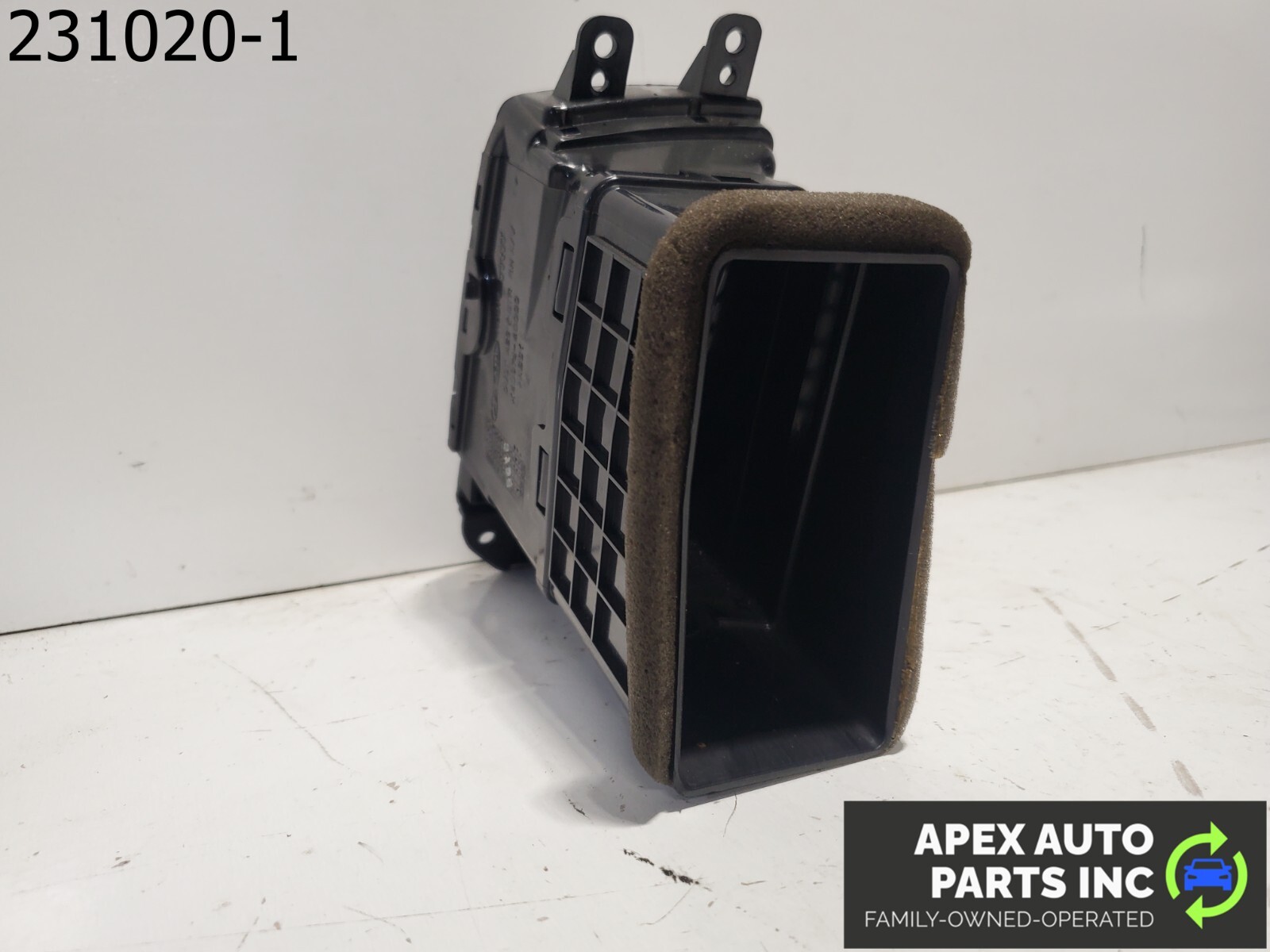 OEM Kia Sedona 08 CENTER RIGHT SIDE HVAC A/C AIR DASH VENT TRIM - Image 7