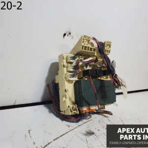 OEM Lexus ES300 2000 Under Dash Fuse Relay Box Junction 82730-33040